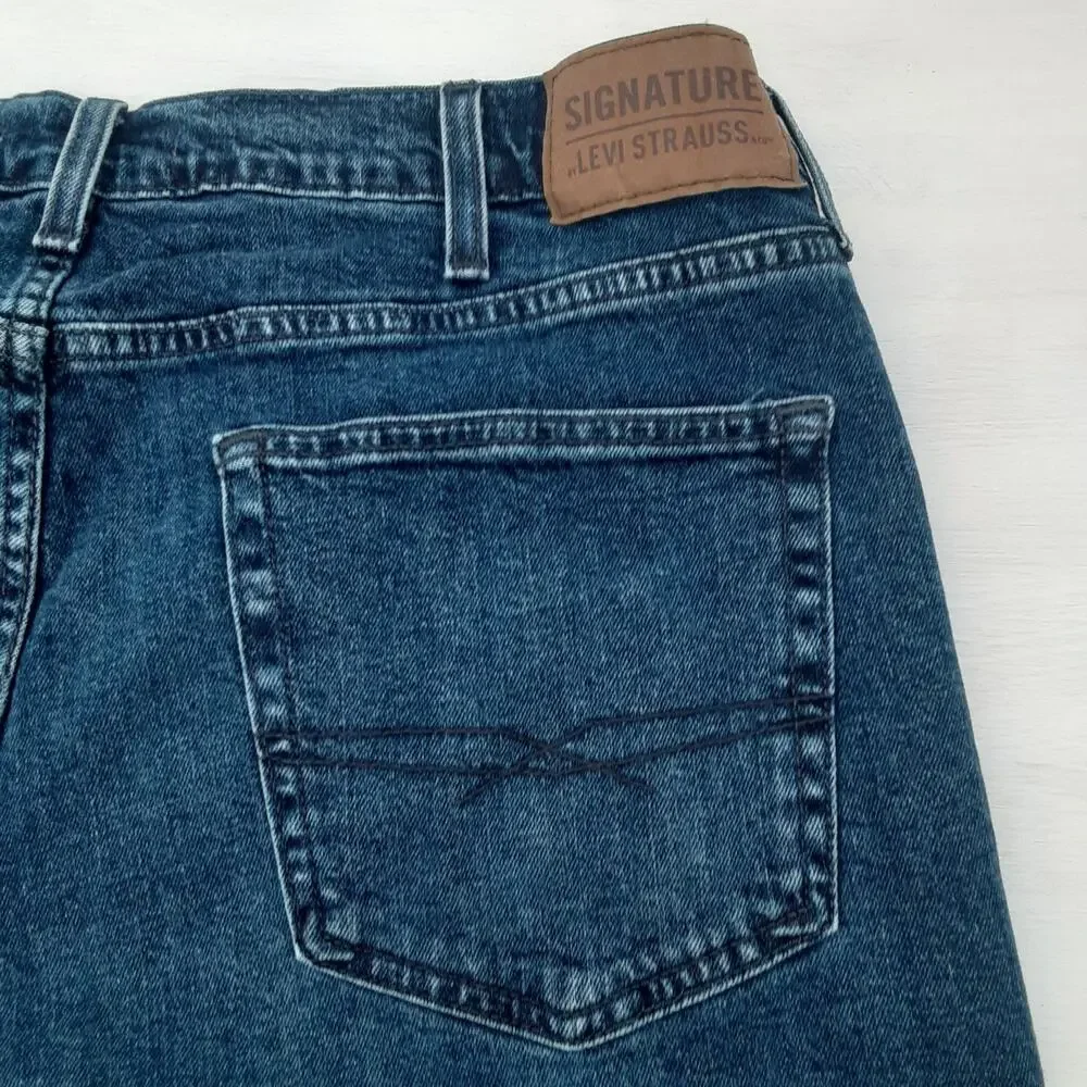 Signature by Levi Strauss measurements shown